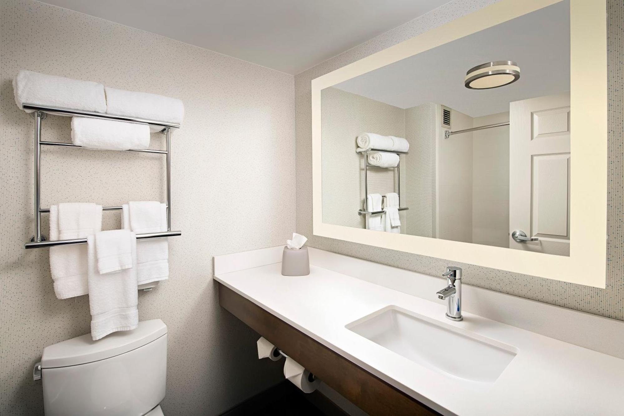 Holiday Inn Express & Suites Baltimore - BWI Airport North By Ihg Linthicum Kültér fotó